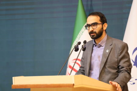 معلمان، معماران تمدن نوین اسلامی هستند