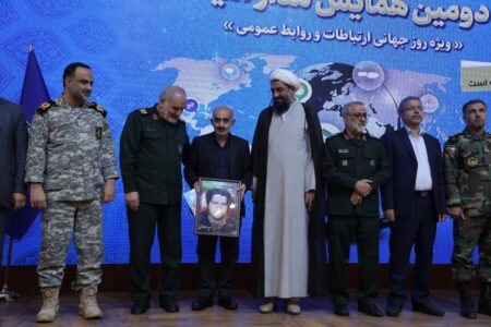 انقلاب اسلامی، نماد مقاومت و ایستادگی در برابر سلطه جهانی است