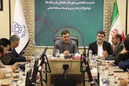 تلاش داریم از حکمرانی شهری به حکمروایی شهری حرکت کنیم 