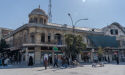 مرمت جدارههای میدان امام(ره) با نظارت میراثفرهنگی انجام میشود