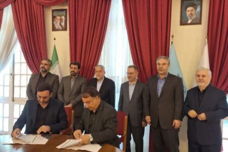تفاهم‌نامه همکاری راهبردی اداره‌کل میراث‌فرهنگی استان و شهرداری همدان در مجموعه تاریخی سعدآباد به امضا رسید