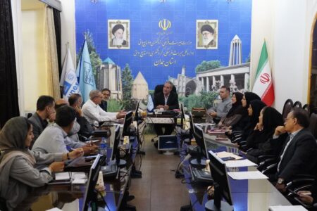 عطر گیاهان دارویی در آرامگاه بوعلی/ نخستین جشنواره «حکیم هزاره‌ها» در همدان